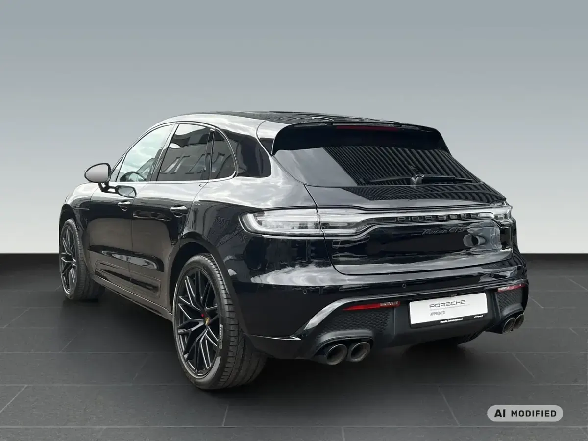 Gebraucht Porsche Macan 441 PS (324 kW) 2023 Tiefschwarzmetallic (metallic) SUV