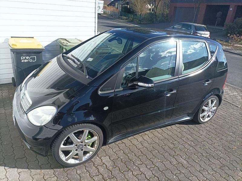 Second-hand Mercedes A210 140 CP (102 kW) 2004 Negru Monovolum
