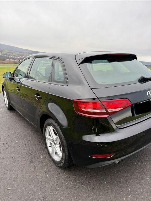 Gebraucht Audi A3 116 PS (85 kW) 2016 Schwarz Limousine