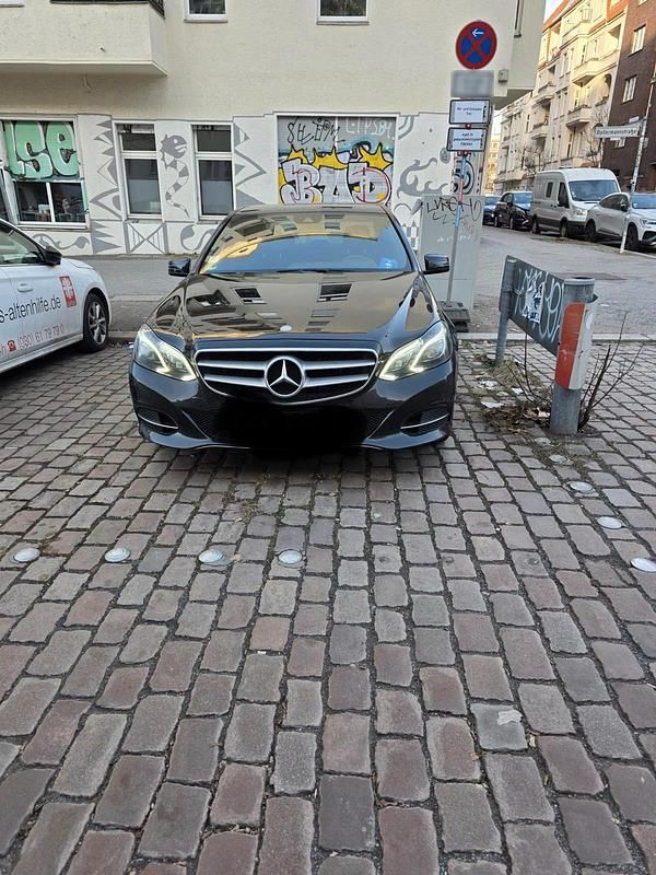 Gebraucht Mercedes E300 231 PS (169 kW) 2015 Schwarz Limousine