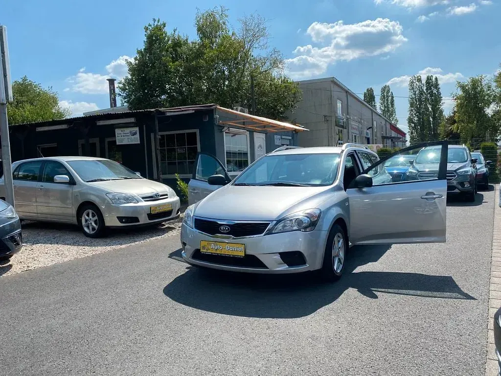 Gebraucht Kia Ceed 90 PS (66 kW) 2012 Grau Kleinwagen