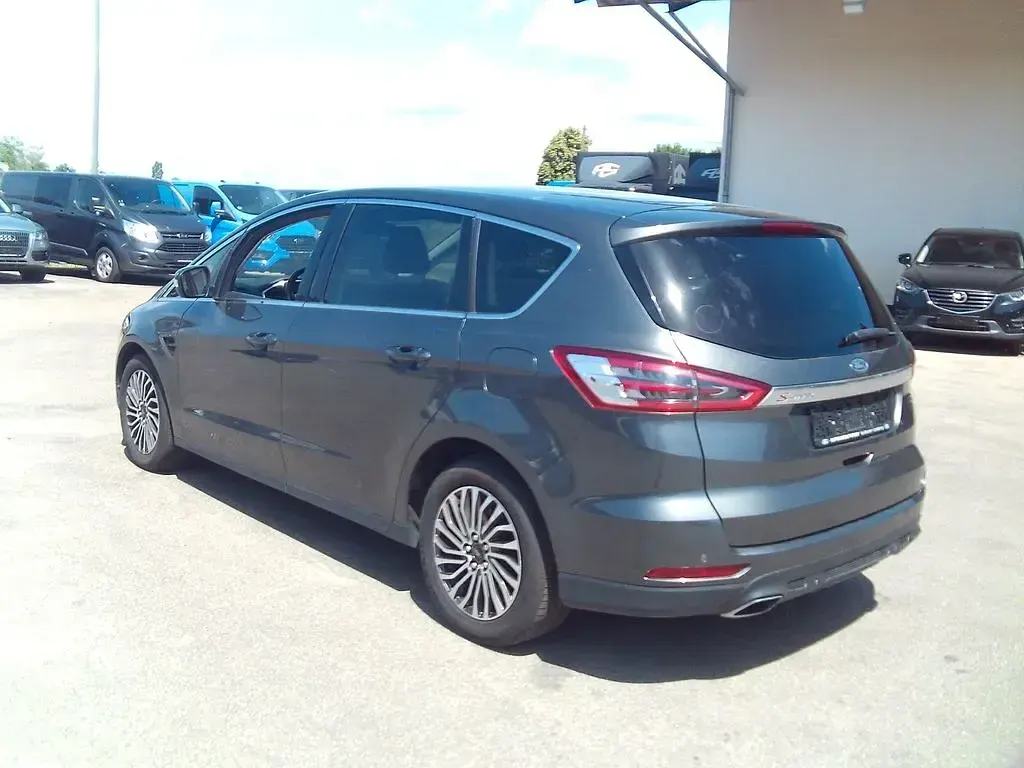 Gebraucht Ford S-MAX Titanium 241 PS (177 kW) 2019 Grau Van / Kleinbus