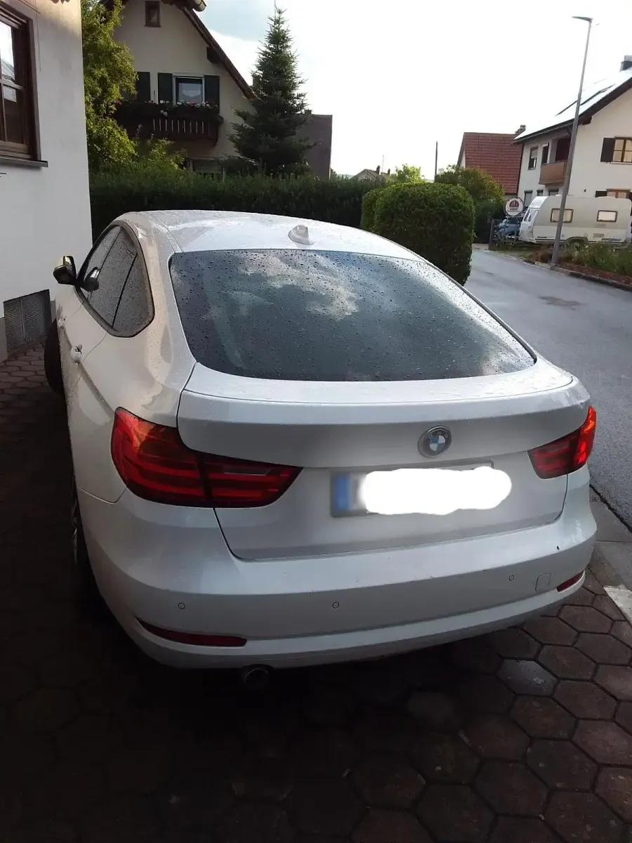 Gebraucht BMW 320 Gran Turismo 190 PS (139 kW) 2014 Weiß Coupé