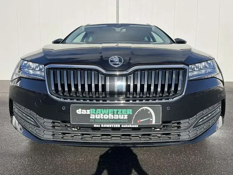 Gebraucht Skoda Superb Ambition 150 PS (110 kW) 2022 Schwarz Kombi
