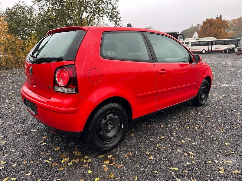 Gebraucht VW Polo 75 PS (55 kW) 2005 Rot Kleinwagen