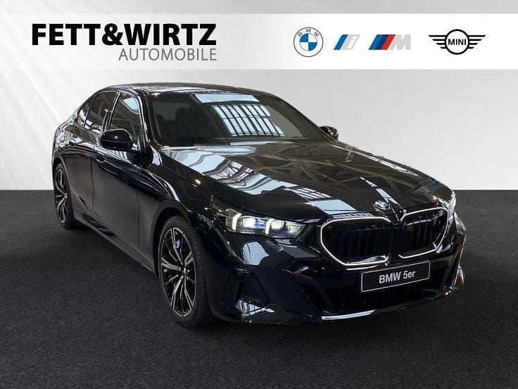 Neu BMW 520 M Sport 197 PS (144 kW) 2025 Saphirschwarz metallic Limousine