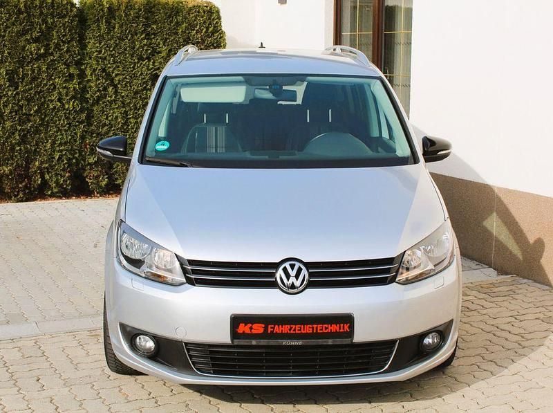 Gebraucht VW Touran Match 105 PS (77 kW) 2012 Silber Van / Kleinbus