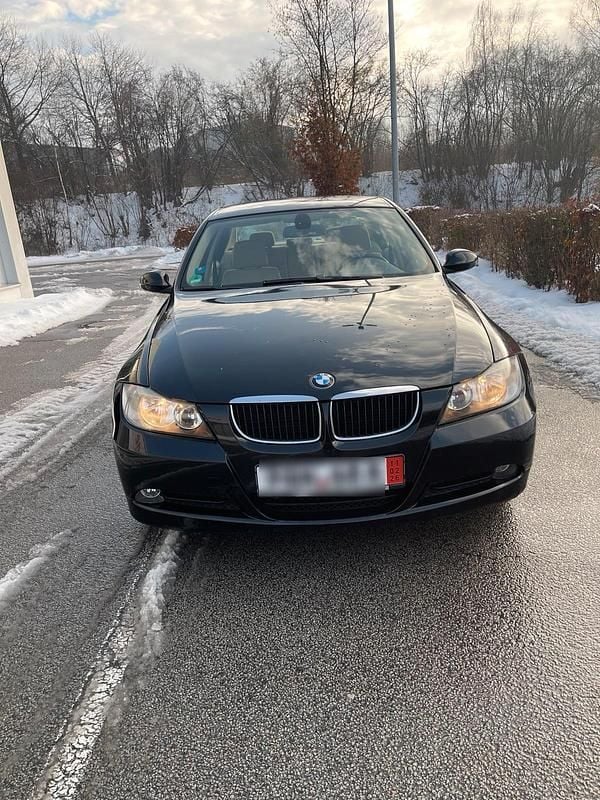 Gebraucht BMW 320 164 PS (120 kW) 2008 Schwarz Limousine