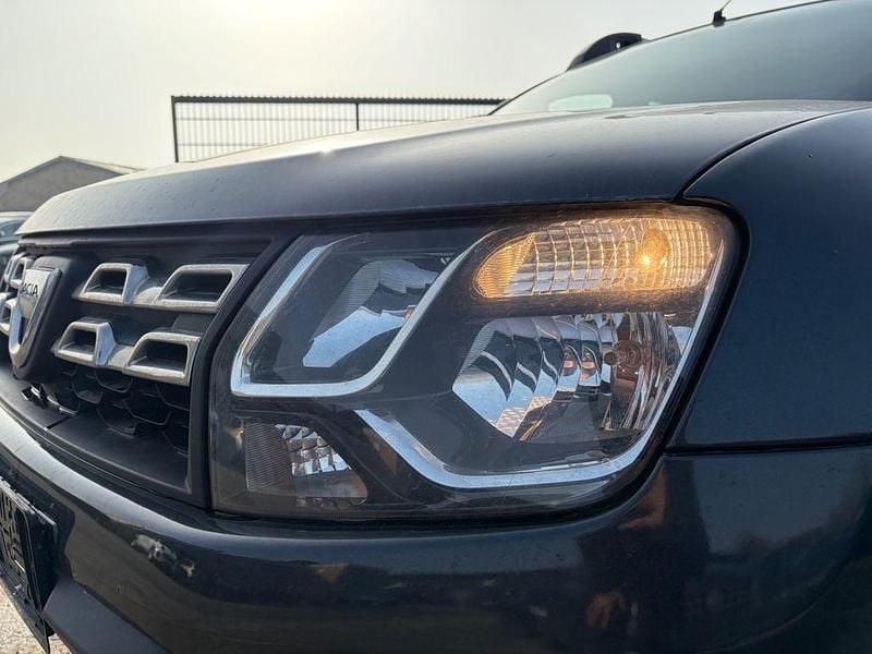 Gebraucht Dacia Duster 109 PS (80 kW) 2016 Grau SUV