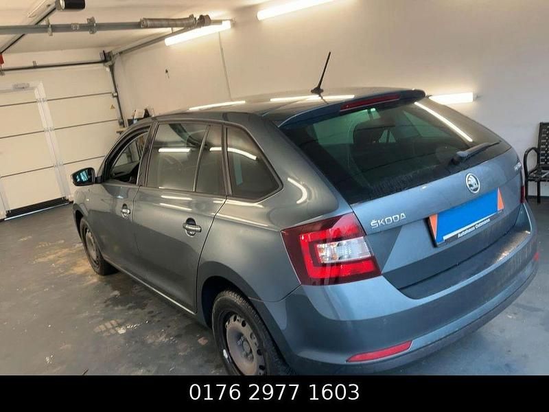 Gebraucht Skoda Rapid Clever 95 PS (69 kW) 2018 Grau Kleinwagen