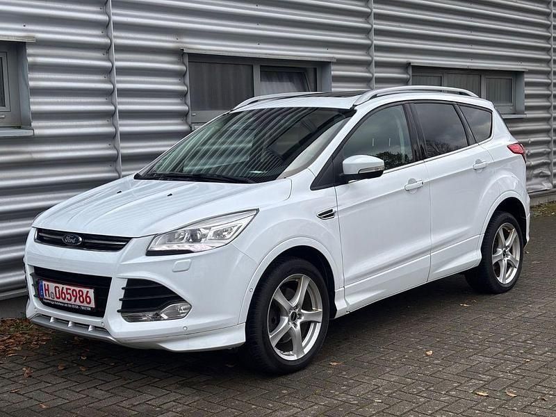 Weiß Gebraucht 2014 Ford Kuga ST-Line SUV | 7.990 € (Superpreis) - Bild 1/4