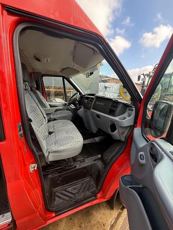 Gebraucht Ford Transit 140 PS (102 kW) 2008 Rot Van / Kleinbus