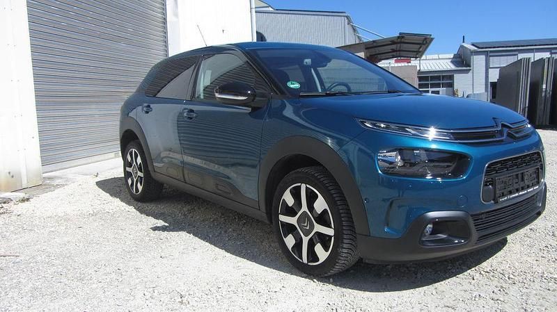 Gebraucht Citroën C4 Shine 110 PS (80 kW) 2019 Blau Limousine