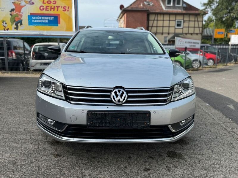 Silber Gebraucht 2014 VW Passat Edition Kombi | 8.980 € (Fairer Preis) - Bild 1/4