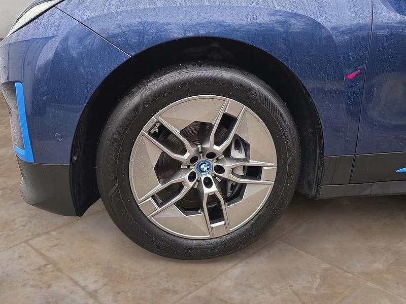 Gebraucht BMW iX 239 kW (326 PS) 2022 Phytonicblau SUV