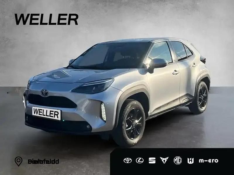 Silber Gebraucht 2023 Toyota Yaris Cross Team SUV | 23.490 € (Fairer Preis) - Bild 1/3
