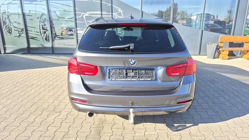 Gebraucht BMW 318 Advantage 150 PS (110 kW) 2019 Grau Kombi