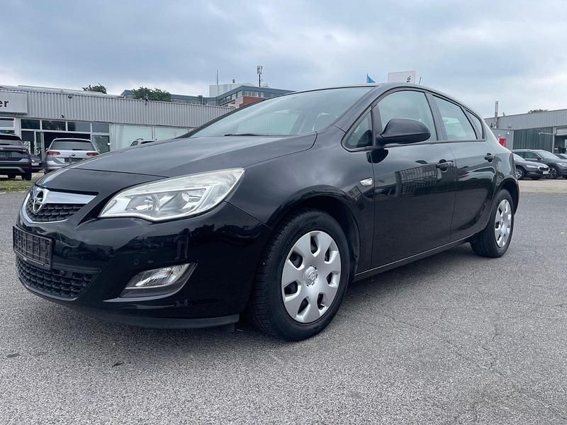 Schwarz Gebraucht 2010 Opel Astra Edition Kleinwagen | 3.999 € (Fairer Preis) - Bild 1/4