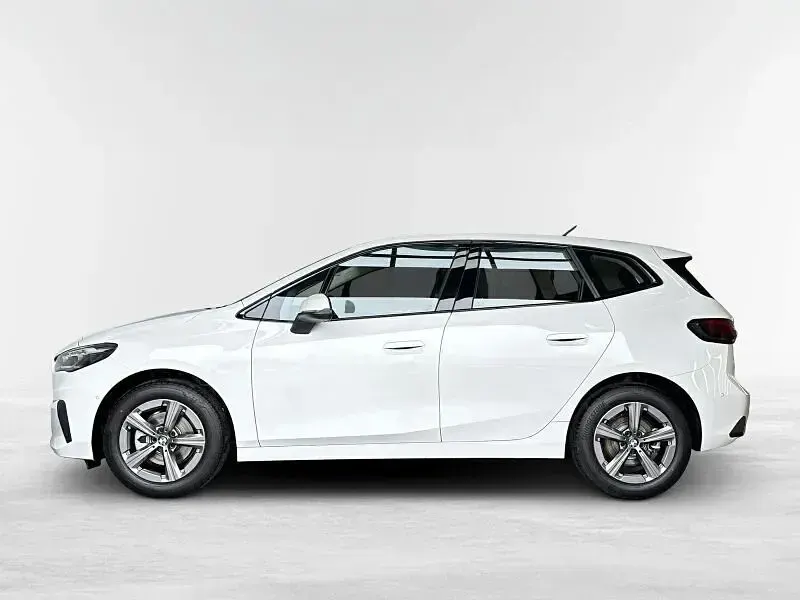 Gebraucht BMW 220 Active Tourer 156 PS (114 kW) 2025 Alpinweiss iii Van / Kleinbus