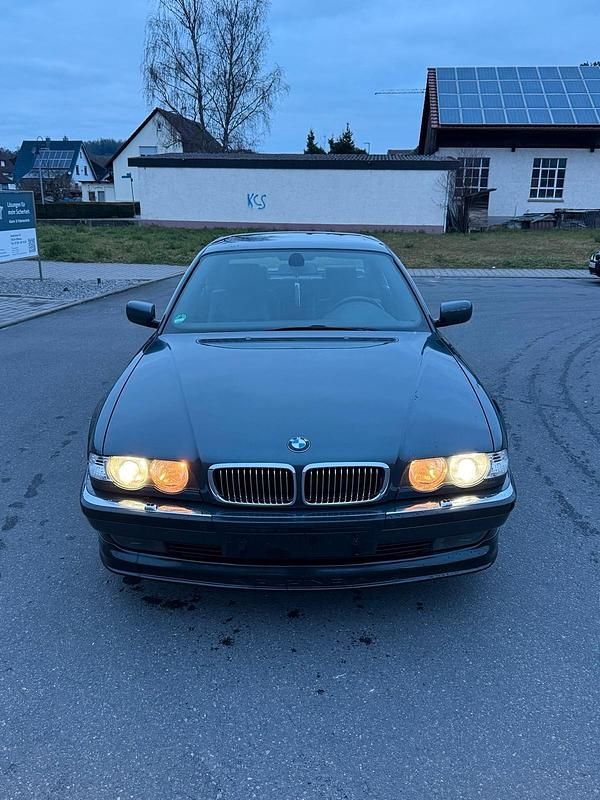Grau Gebraucht 2000 BMW 728 Limousine | 9.500 € (Etwas zu teuer) - Bild 1/4