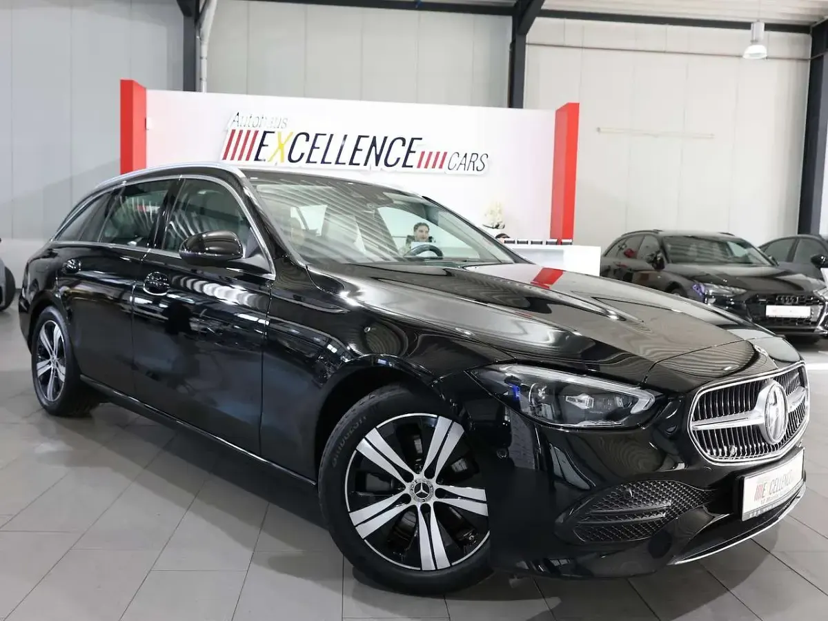 Gebraucht Mercedes C220 Advanced 200 PS (147 kW) 2023 Obsidianschwarz Kombi