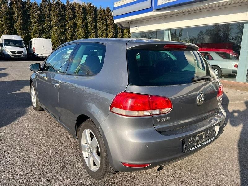 Gebraucht VW Golf VI Team 105 PS (77 kW) 2010 Grau Kleinwagen