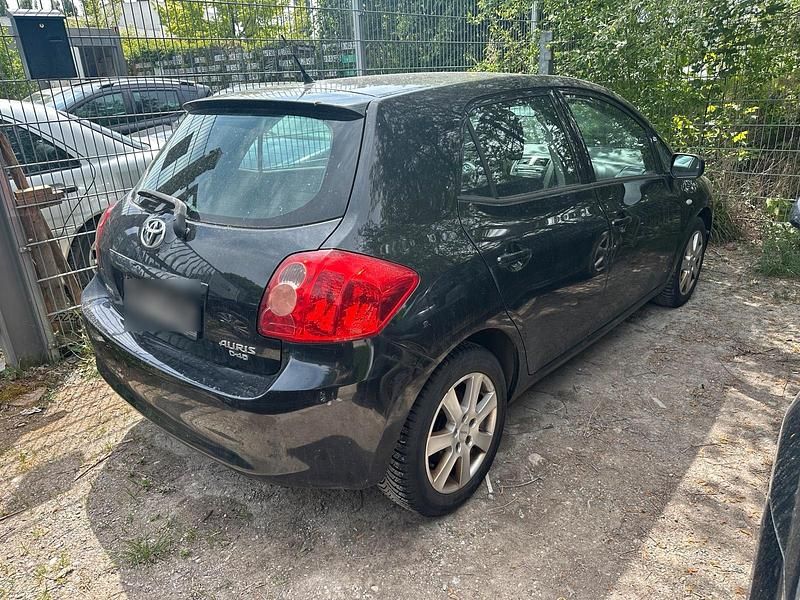Schwarz Gebraucht 2007 Toyota Auris Limousine | 1.490 € (Fairer Preis) - Bild 1/4