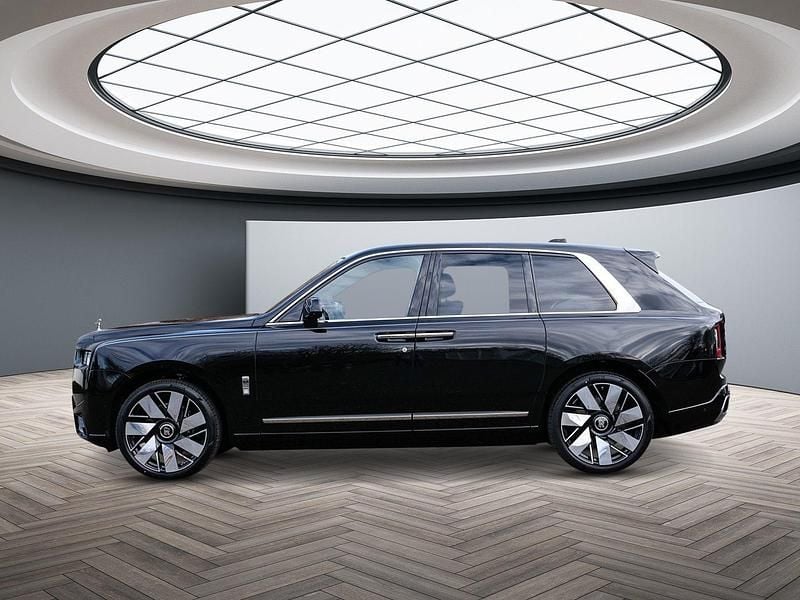 Neu Rolls Royce Cullinan 600 PS (441 kW) 2026 Blak diamond SUV