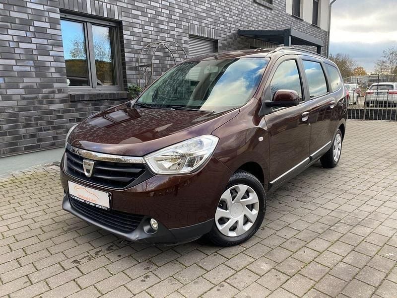 Braun Gebraucht 2017 Dacia Lodgy Lauréate Van / Kleinbus | 6.999 € (Superpreis) - Bild 1/4