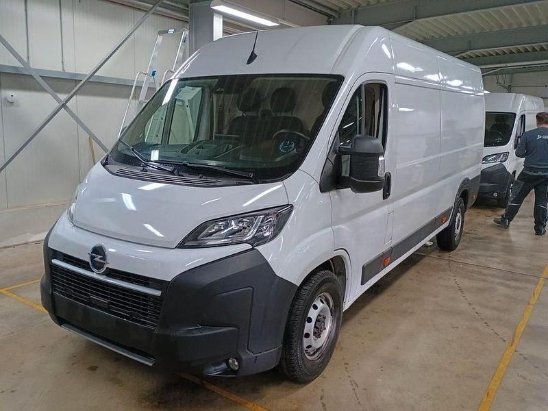 Gebraucht Opel Movano 140 PS (102 kW) 2024 Weiß Limousine