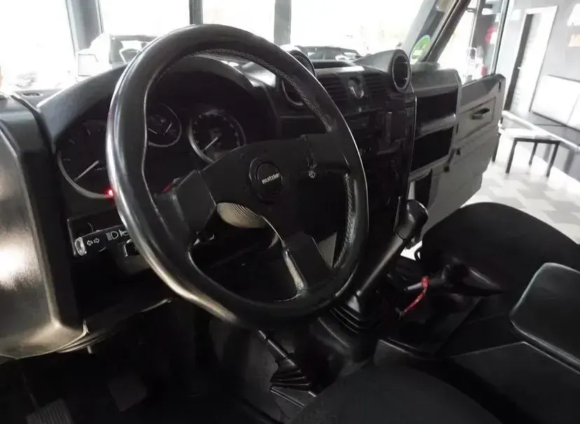 Gebraucht Land Rover Defender 122 PS (89 kW) 2013 Weiß SUV