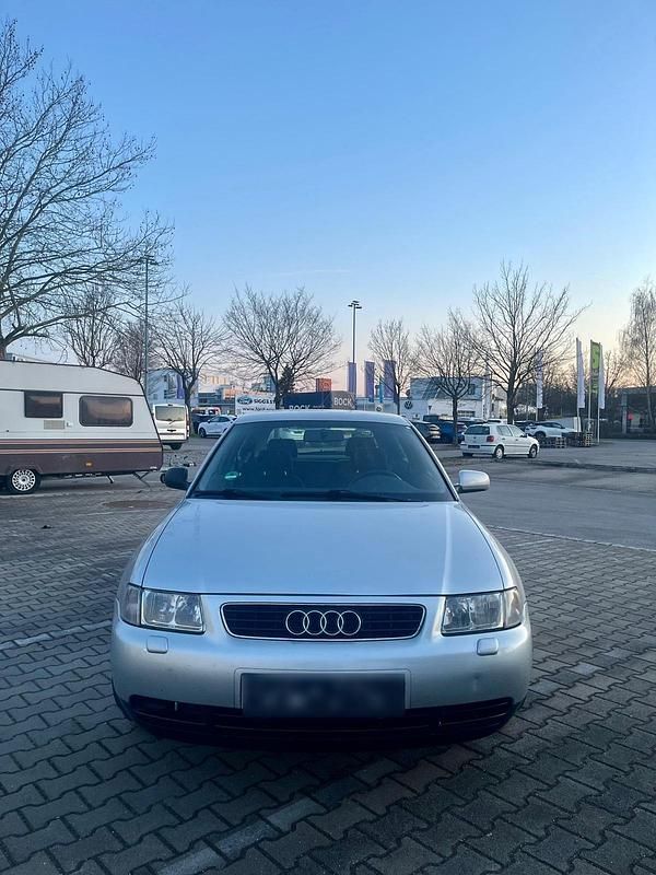 Second-hand Audi A3 106 CP (77 kW) 1997 Argintiu Hatchback