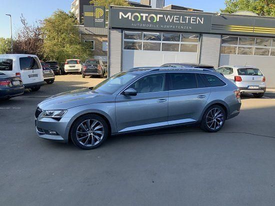Business grau metallic Gebraucht 2017 Skoda Superb LAURIN & KLEMENT Kombi | 19.900 € (Fairer Preis) - Bild 1/4