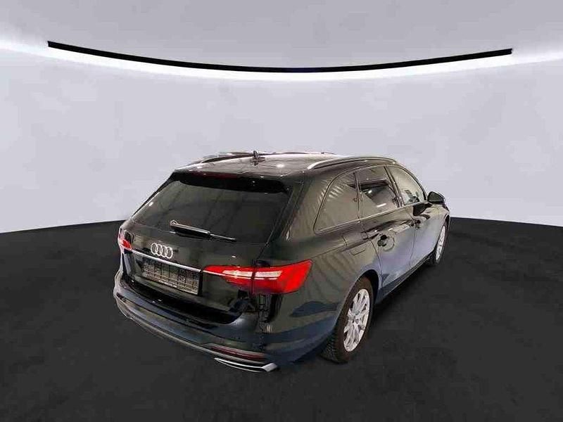 Gebraucht Audi A4 Business 150 PS (110 kW) 2022 Mythosschwarz metallic Kombi