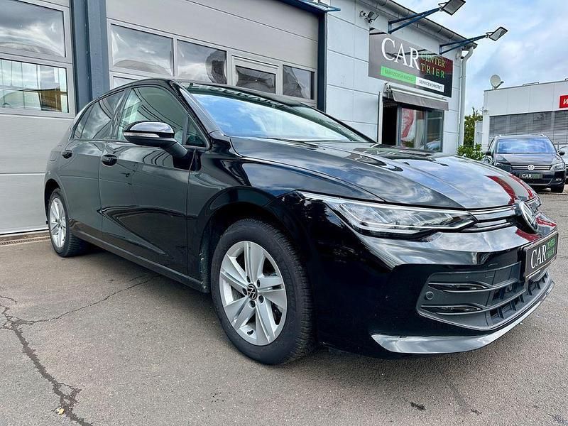 Schwarz Gebraucht 2024 VW Golf VIII Life Limousine | 25.400 € (Guter Preis) - Bild 1/4