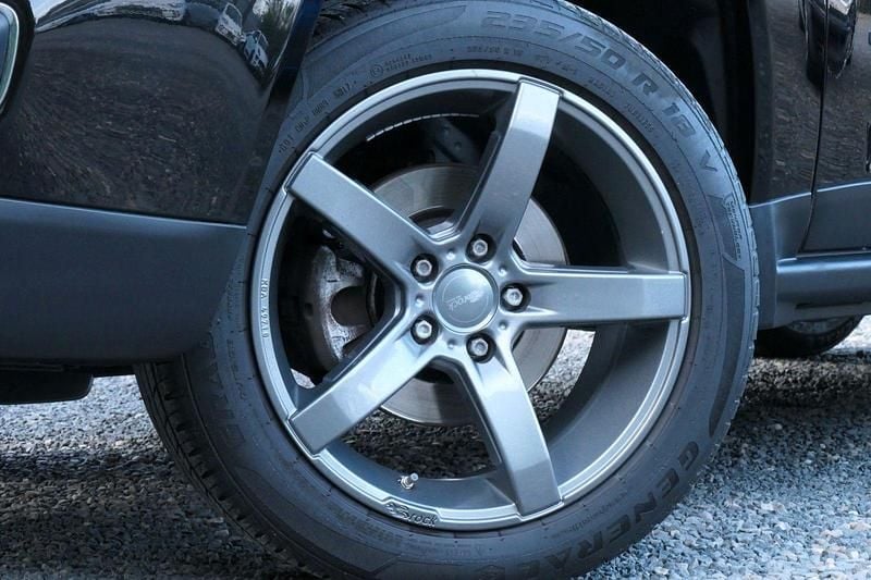 Second-hand Jeep Compass 170 CP (125 kW) 2016 Negru SUV