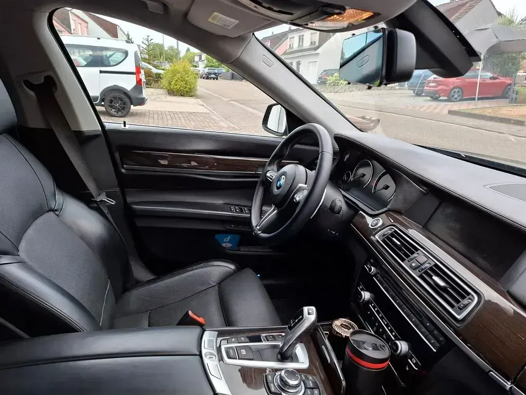 Gebraucht BMW 740L Performance 326 PS (239 kW) 2011 Braun Limousine