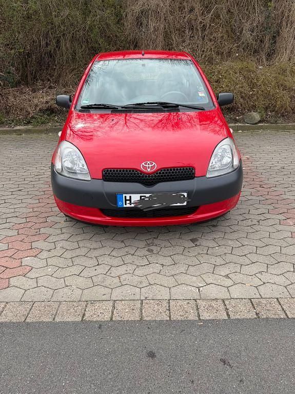 Gebraucht Toyota Yaris Eco 68 PS (50 kW) 2000 Rot Limousine
