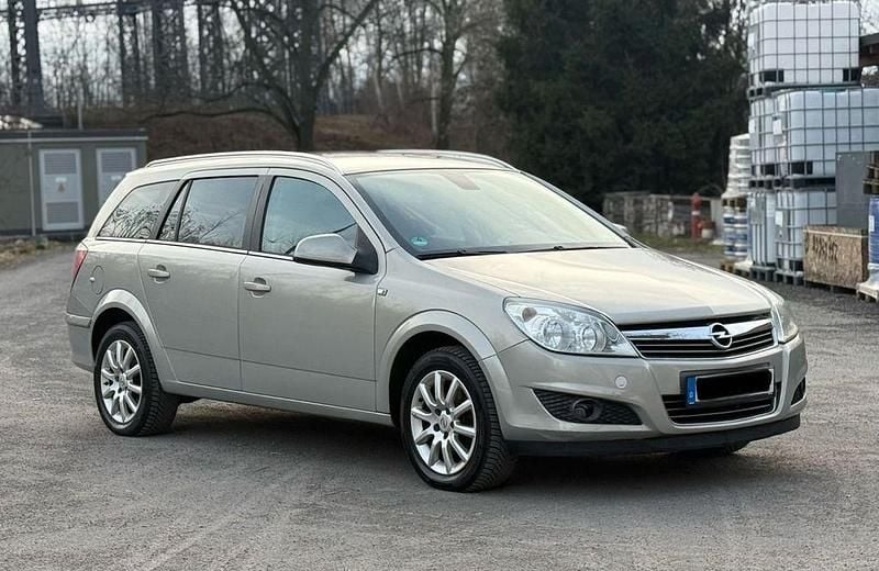 Gebraucht Opel Astra 116 PS (85 kW) 2010 Beige Kombi