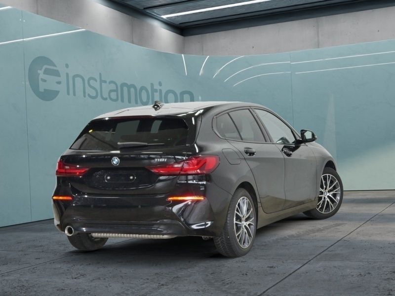 Gebraucht BMW 118 Sport Line 136 PS (100 kW) 2023 Schwarz Kleinwagen