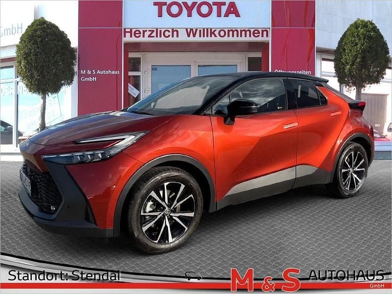 Metal oxide (4z3)/ black (202) Gebraucht 2025 Toyota C-HR SUV | 44.400 € - Bild 1/4