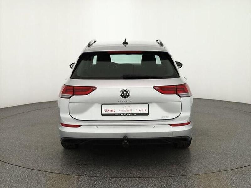 Gebraucht VW Golf VIII Life 150 PS (110 kW) 2023 Silber Kombi
