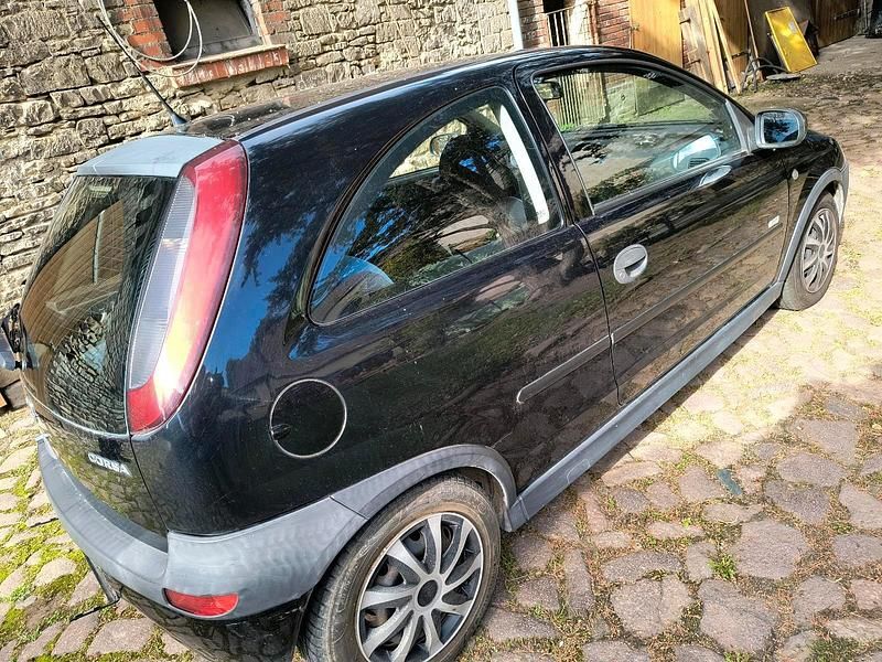 Schwarz Gebraucht 2001 Opel Corsa Kleinwagen | 2.000 € - Bild 1/4