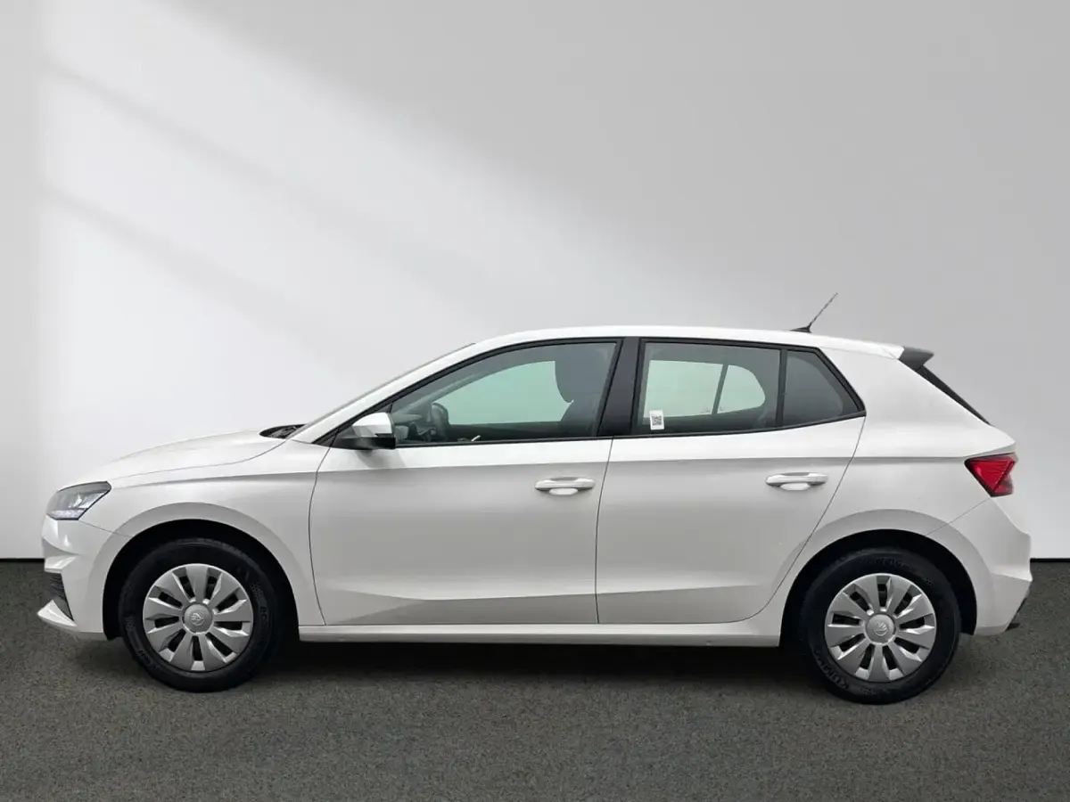 Gebraucht Skoda Fabia Active 65 PS (47 kW) 2023 Weiß Limousine