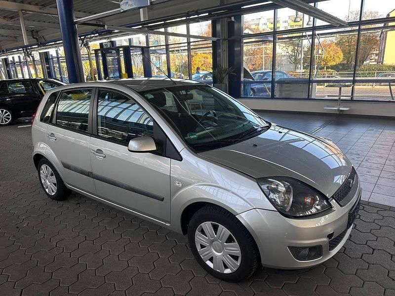 Gebraucht Ford Fiesta 80 PS (58 kW) 2007 Silber Kleinwagen