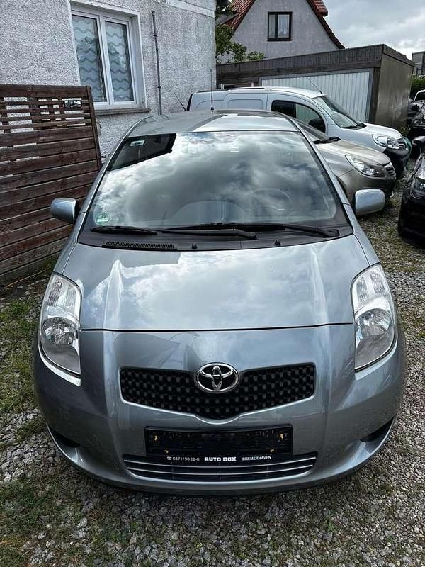 Silber Gebraucht 2008 Toyota Yaris Team Kleinwagen | 4.980 € (Fairer Preis) - Bild 1/4