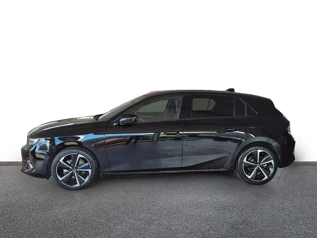 Gebraucht Opel Astra 131 PS (96 kW) 2024 Schwarz Kleinwagen