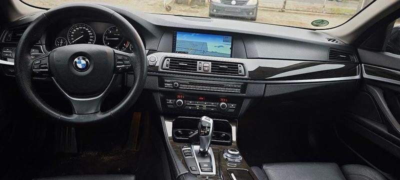 Grau Gebraucht 2012 BMW 520 Sport Line Kombi | 8.700 € (Fairer Preis) - Bild 1/4