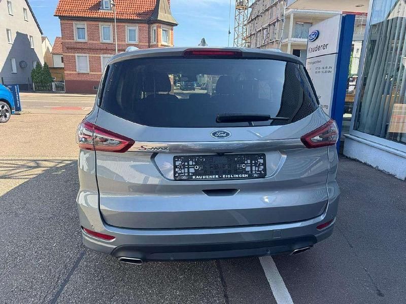 Gebraucht Ford S-MAX Titanium 190 PS (139 kW) 2020 Solarsilber Van / Kleinbus