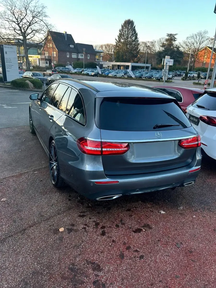 Gebraucht Mercedes E220 194 PS (142 kW) 2019 Grau Kombi